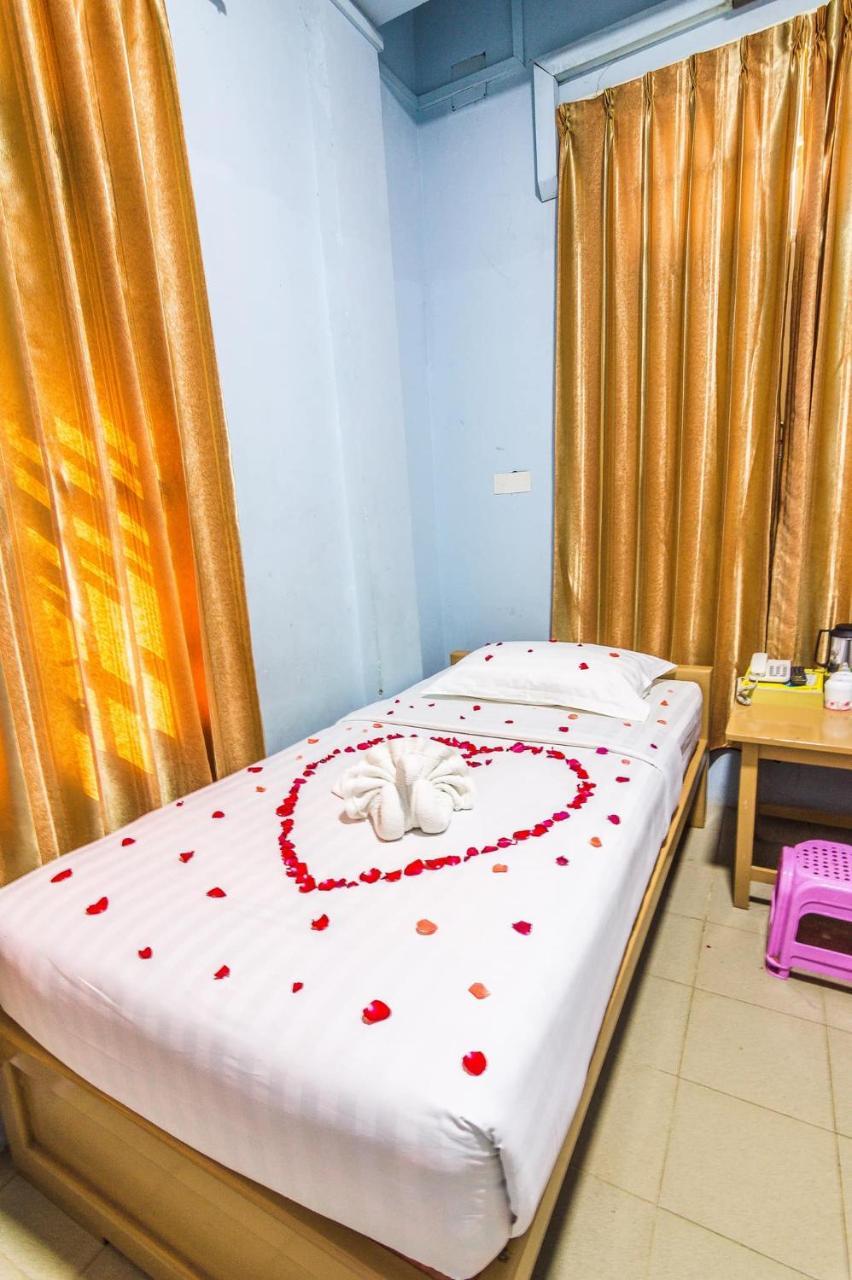 Maykha Hotel Mandalay Exterior photo
